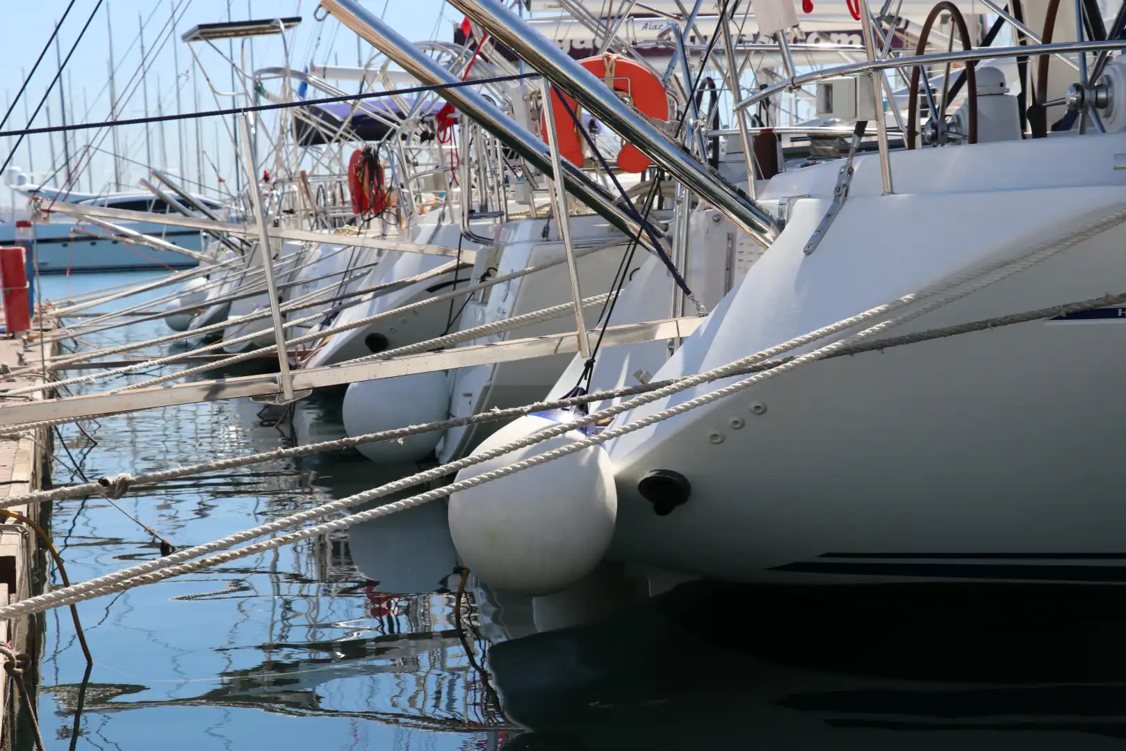 Yachts-closeup-in-marina-at-Saronic-Gulf